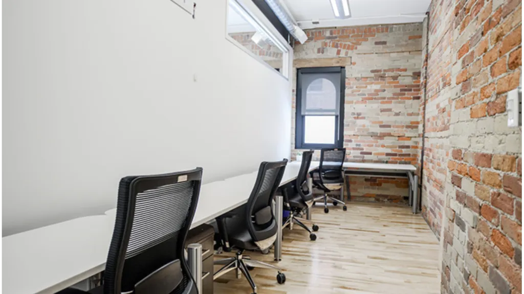 DropDesk Pass at iQ Offices - 140 Yonge in Toronto, Ontario