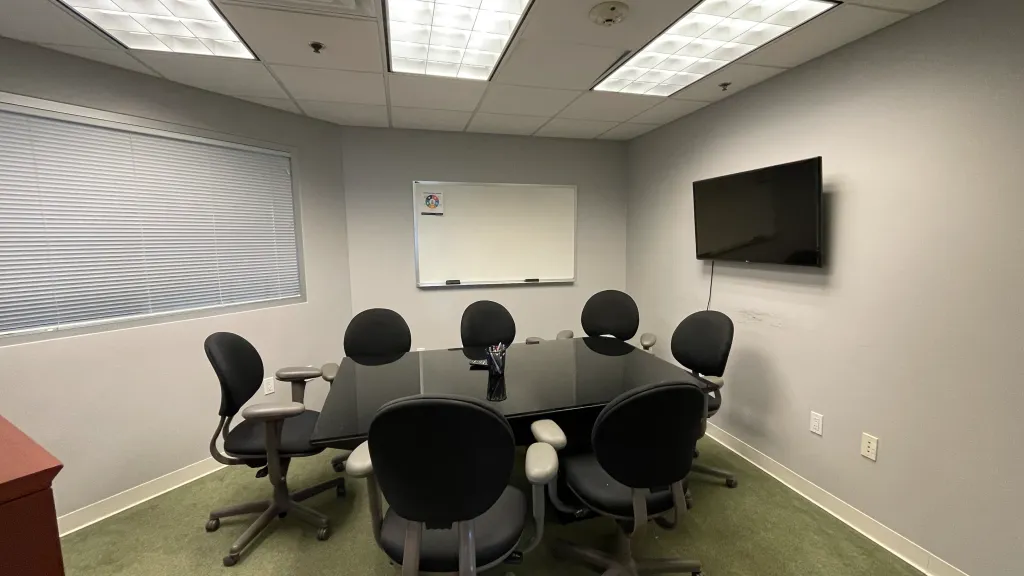 Meeting Room - Thumbnail 2