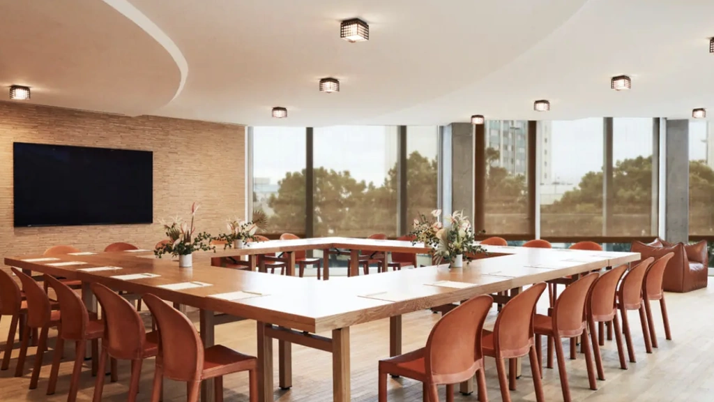 Executive Boardroom | Premium Meeting Space at White Rose Hotel - Media 1