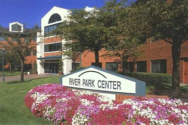 Regus - River Park Center Executive Suites - SE Spokane St - Portland - Thumbnail 3
