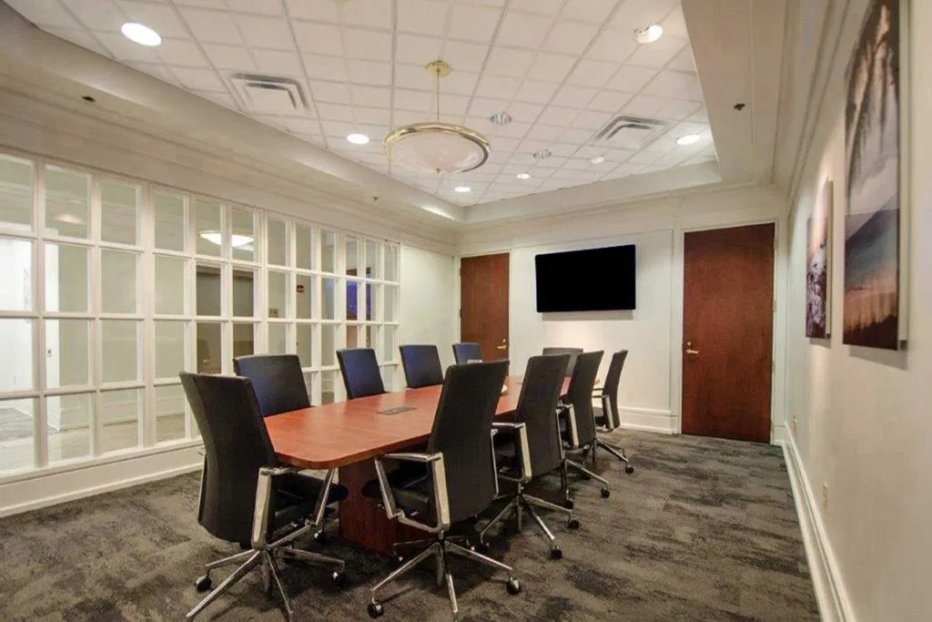 Premier Workspaces - CHA - 6047 Tyvola Glen Circle, Charlotte - Thumbnail 3