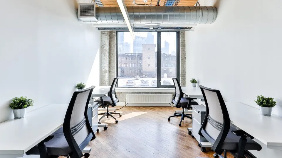 iQ Offices - 545 Kings St - Thumbnail 2