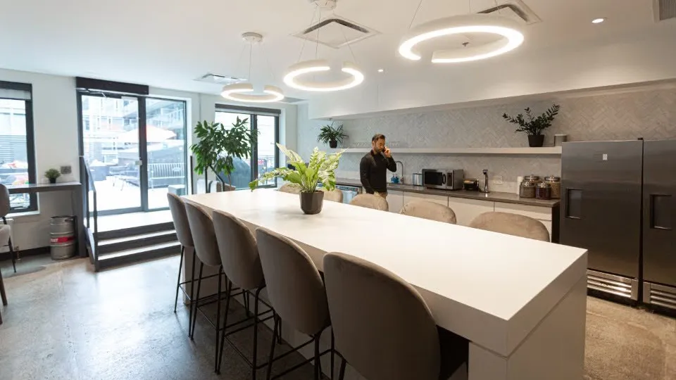 iQ Offices - 545 Kings St - Thumbnail 4
