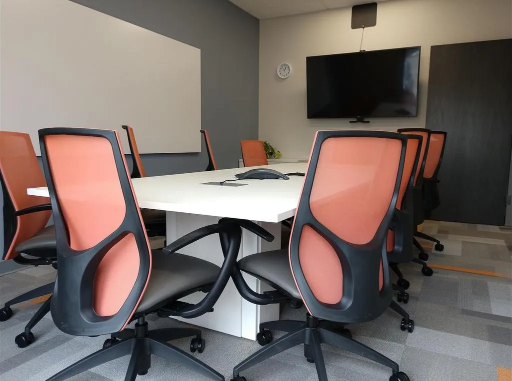 Office Evolution  - 1120 Depot Ln SE, - Cedar Rapids - Thumbnail 2