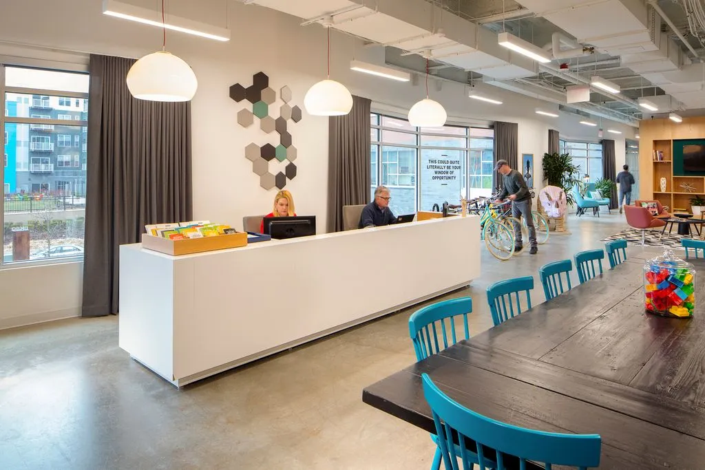 Spaces USA, Living Pl. Pittsburgh - Thumbnail 2
