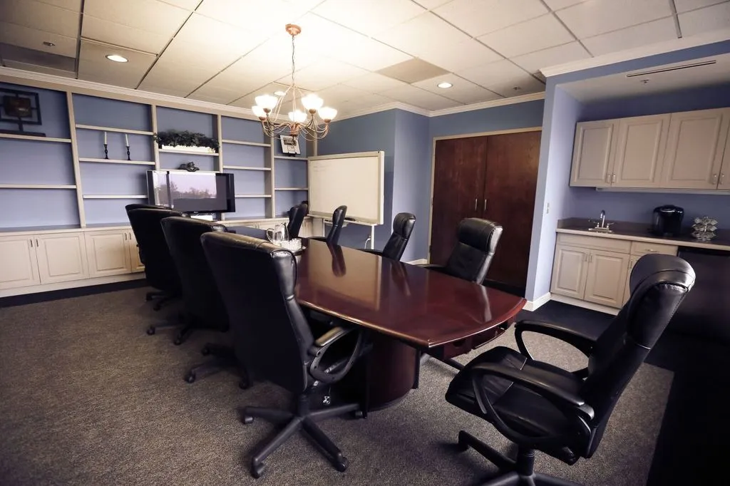 Executive Office Suites, Inc - 8200 Greensboro Dr - McLean - VA - Thumbnail 4