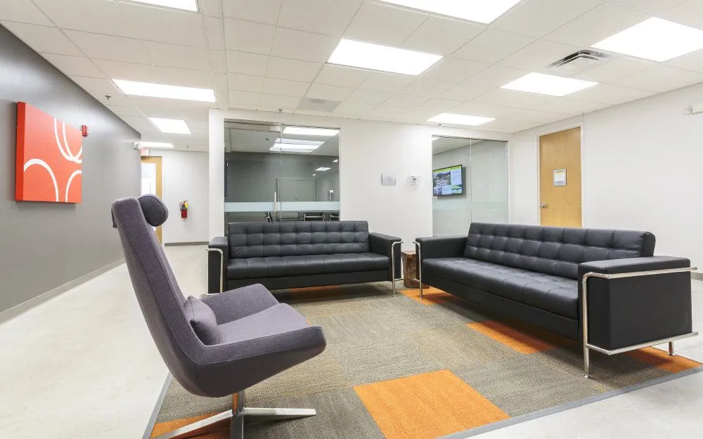 Boxer Workstyle - 3227 N Wilke Rd Arlington Heights - IL - Thumbnail 3