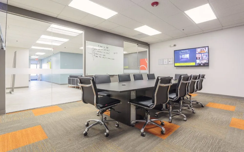Boxer Workstyle - 3227 N Wilke Rd Arlington Heights - IL - Thumbnail 4