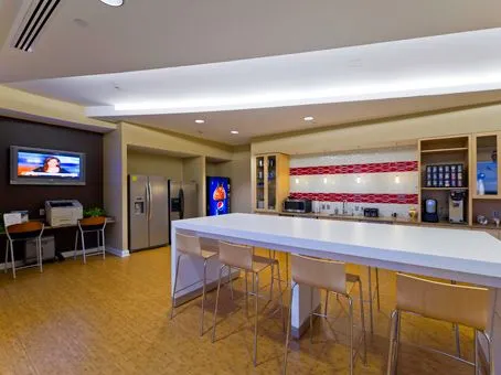 Regus - North Tryon St - Charlotte - Thumbnail 4