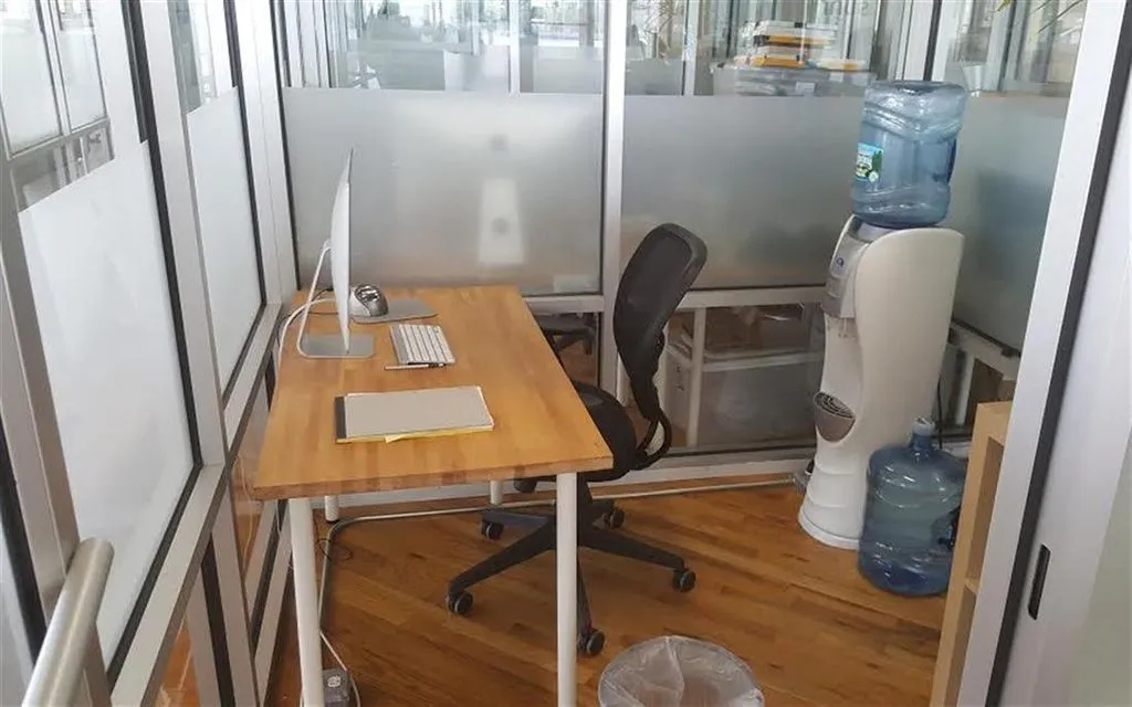 Green Desk - 240 Kent Ave - Brooklyn, NY - Thumbnail 2