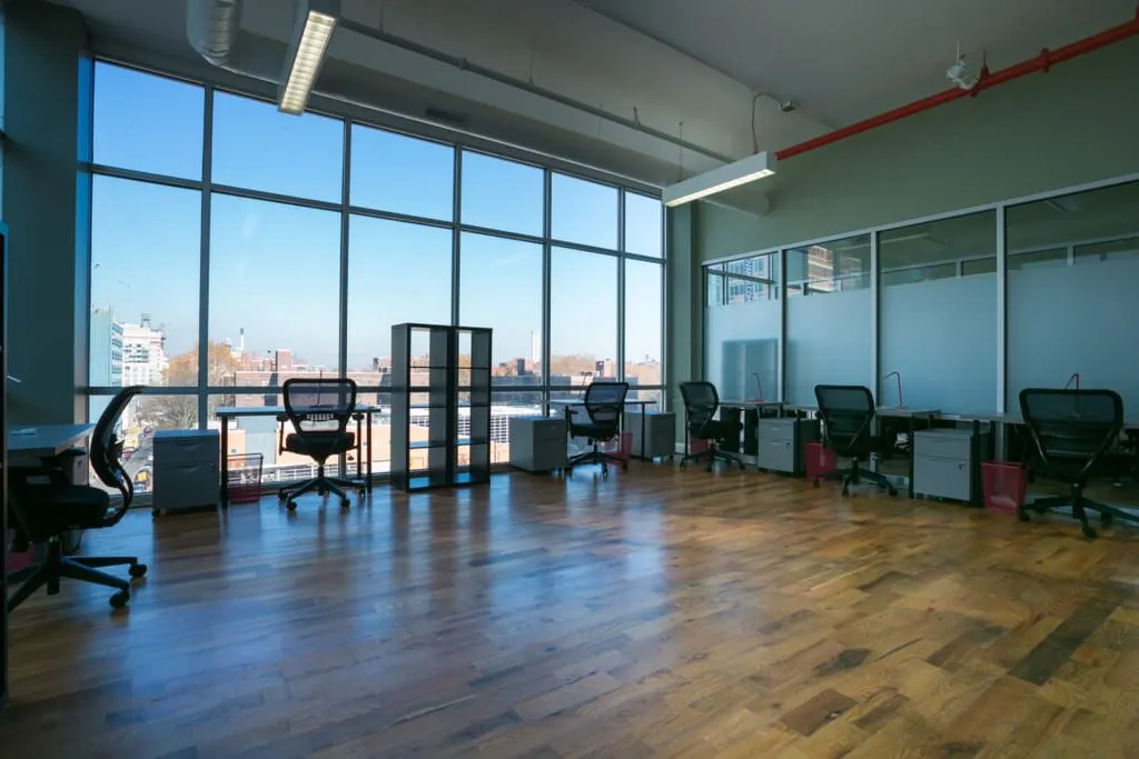 Green Desk - 147 Prince Street - Brooklyn, NY - Thumbnail 2