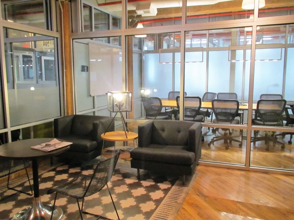 Green Desk - 155 Water Street - Brooklyn, NY - Thumbnail 2