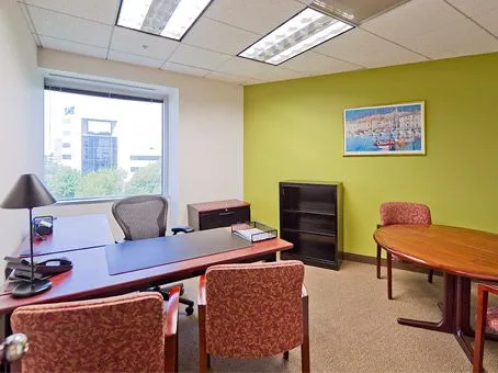 Regus - Executive Plaza Center - 2010 Corporate Ridge - McLean - VA - Thumbnail 3