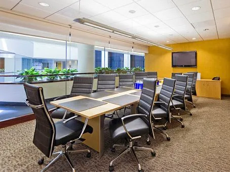 Regus - Executive Plaza Center - 2010 Corporate Ridge - McLean - VA - Thumbnail 2