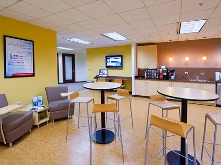 Regus - Executive Plaza Center - 2010 Corporate Ridge - McLean - VA - Thumbnail 4
