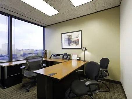 Regus - Commerce Plaza Center - Overland Park - Thumbnail 2