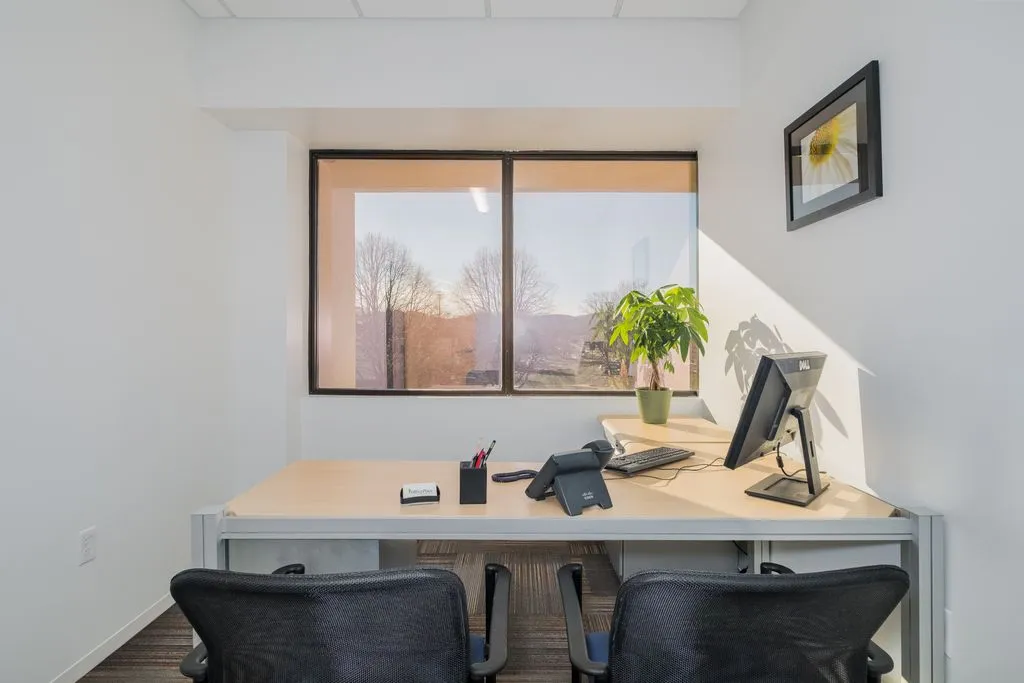 OfficePlace - 515 Centerpoint Dr. Middletown - Hartford - Thumbnail 2