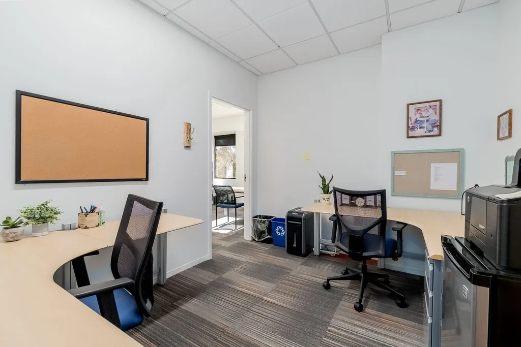 OfficePlace - 515 Centerpoint Dr. Middletown - Hartford - Media 1