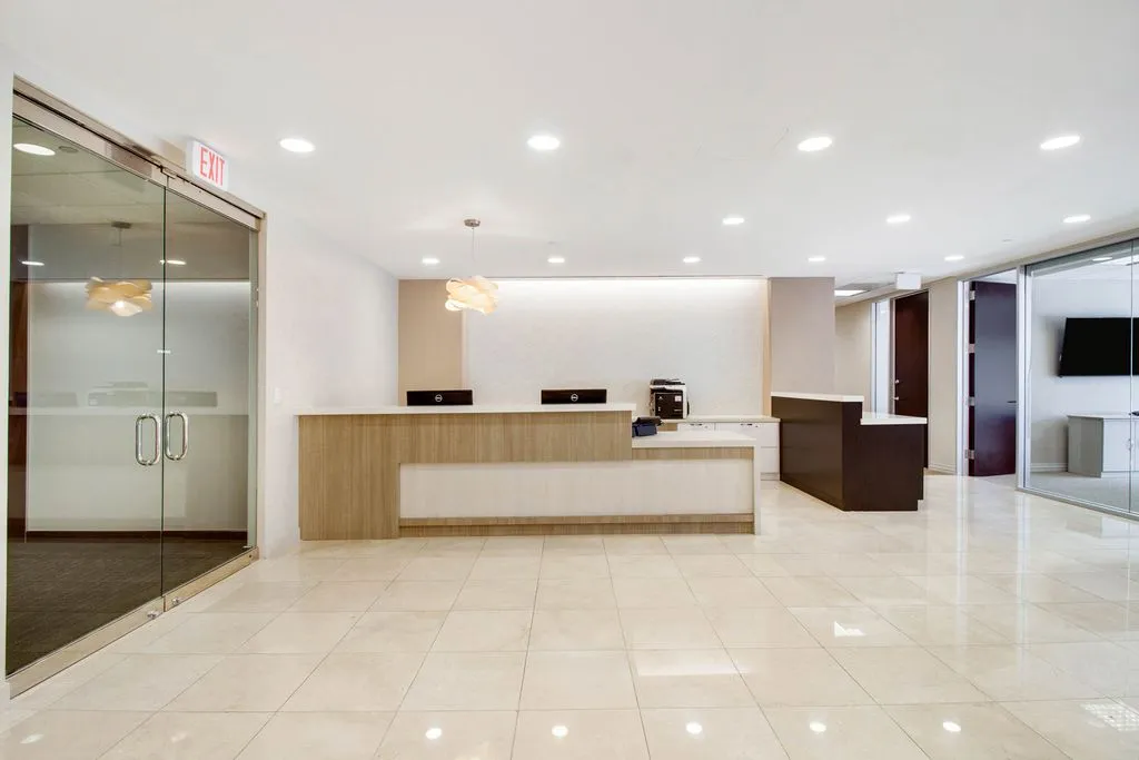 Premier Workspaces - MT1 - Miami - Miami Tower - SE Second Street - Media 1