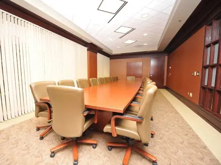 Regus - 3737 Glenwood Avenue, Raleigh - Thumbnail 3