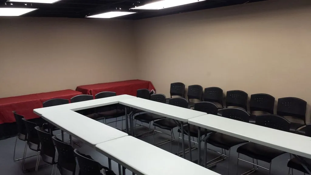 College Park Office Suites - 2611 SW 17th St - Topeka - KS - Media 1