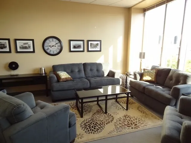 Beaverton Round Executive Suites - 12725 Southwest Millikan Way - Beaverton - OR - Thumbnail 4