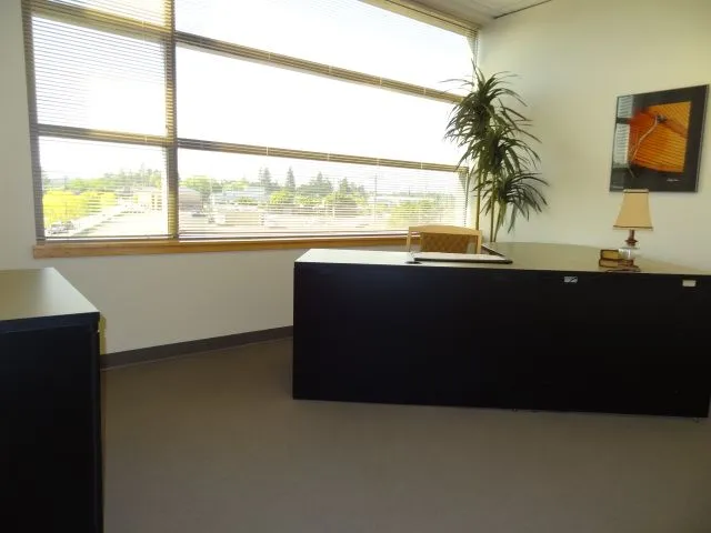 Beaverton Round Executive Suites - 12725 Southwest Millikan Way - Beaverton - OR - Thumbnail 3