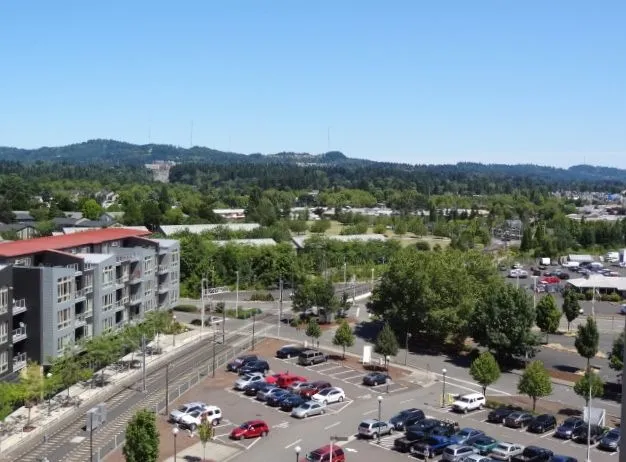 Beaverton Round Executive Suites - 12725 Southwest Millikan Way - Beaverton - OR - Thumbnail 2