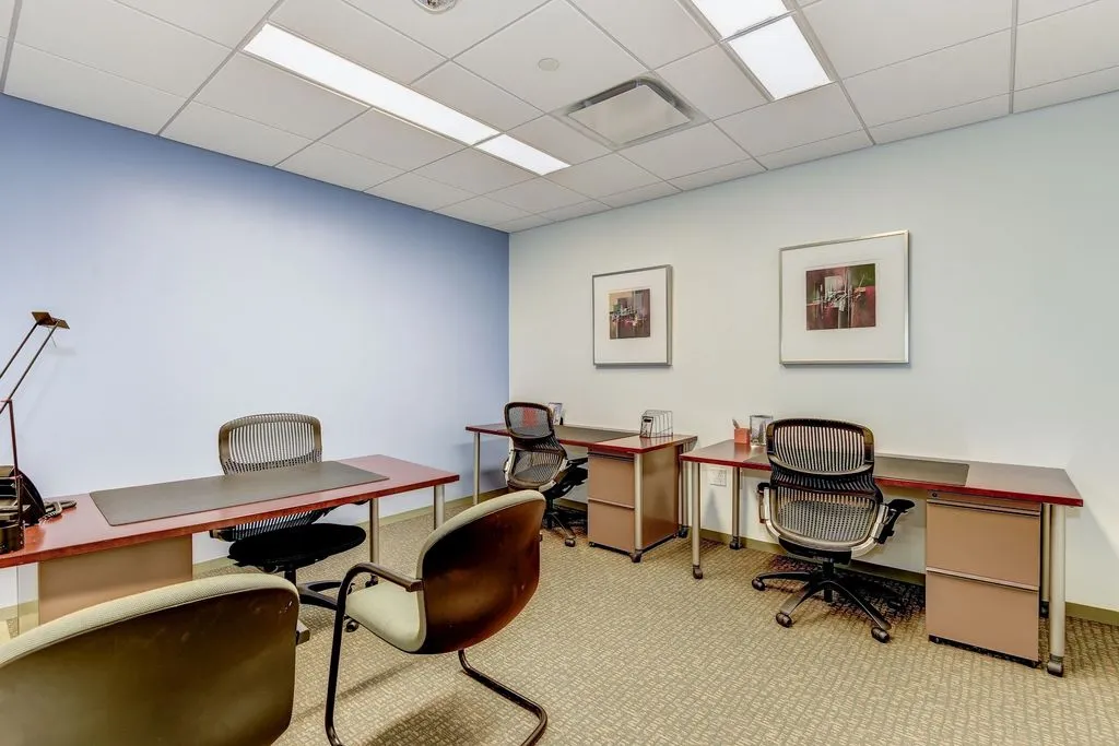 Carr Workplaces - Clarendon - 3033 Wilson Boulevard - Arlington - VA - Thumbnail 4