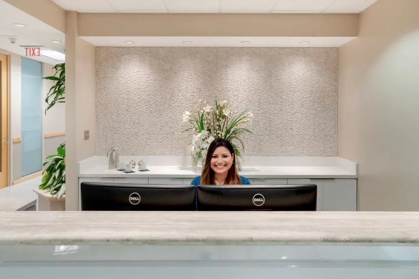 Office Edge - 701 Brickell Avenue - Miami - FL - Thumbnail 2