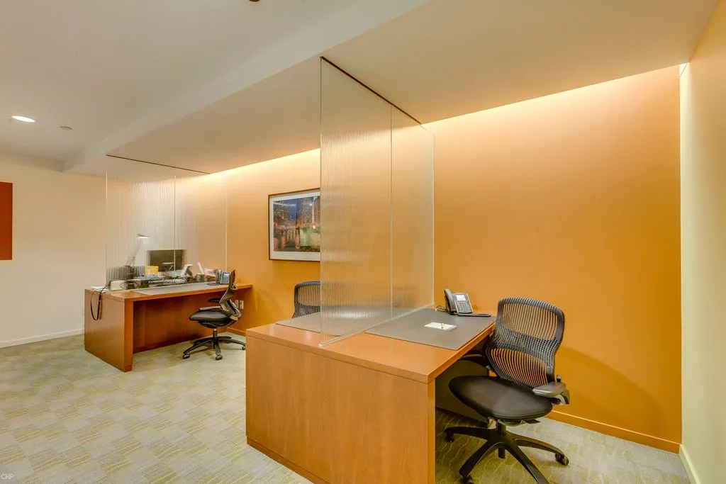 Carr Workplaces - Aon Center - East Randolph Street - Chicago - IL - Thumbnail 3