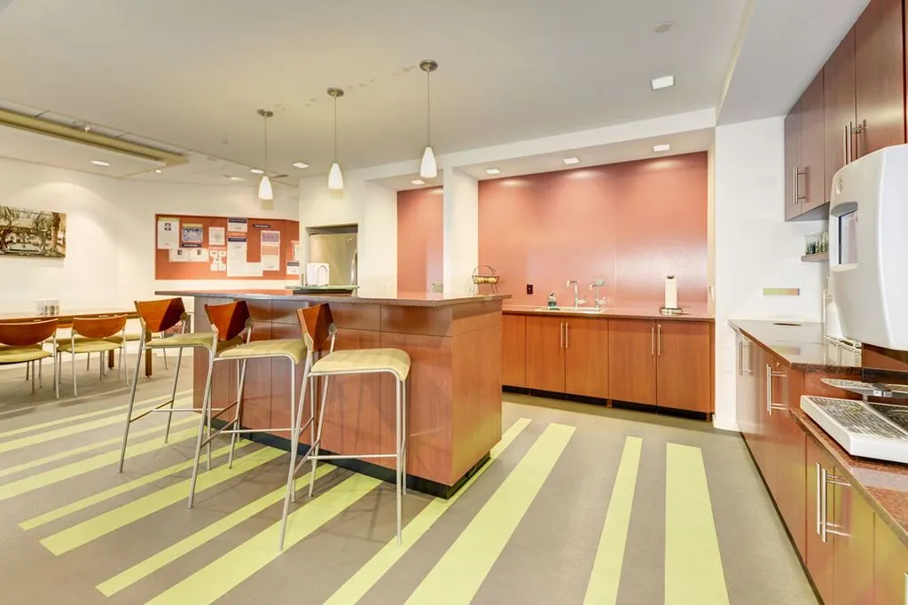 Carr Workplaces - Tysons Boulevard - McLean - VA - Thumbnail 3