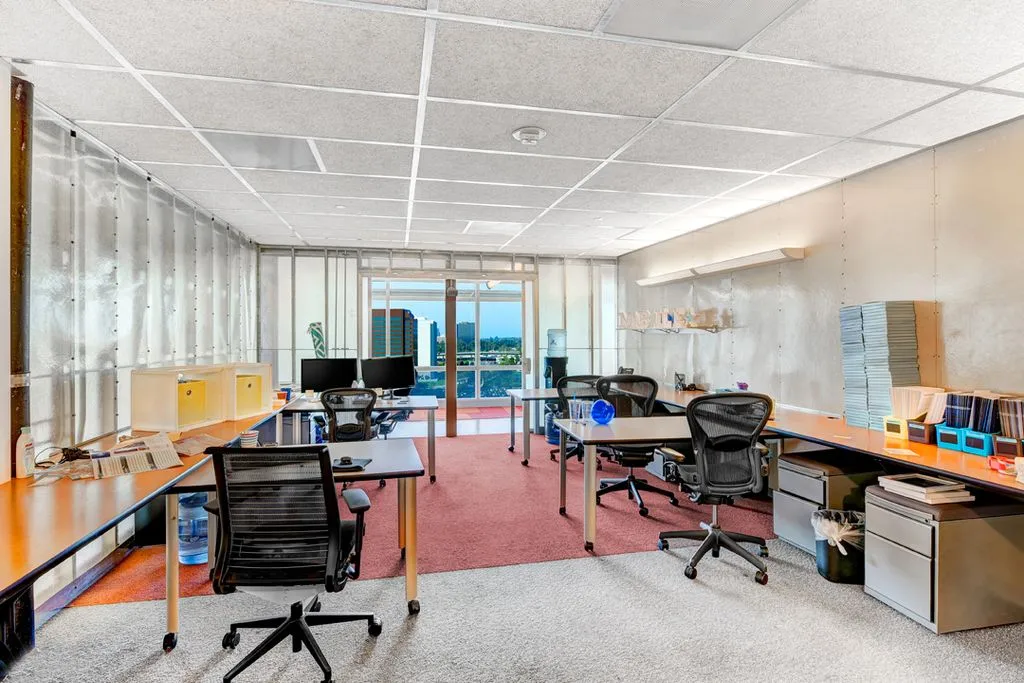 TechSpace - 1100 Glendon Avenue, Los Angeles - CA - Thumbnail 4