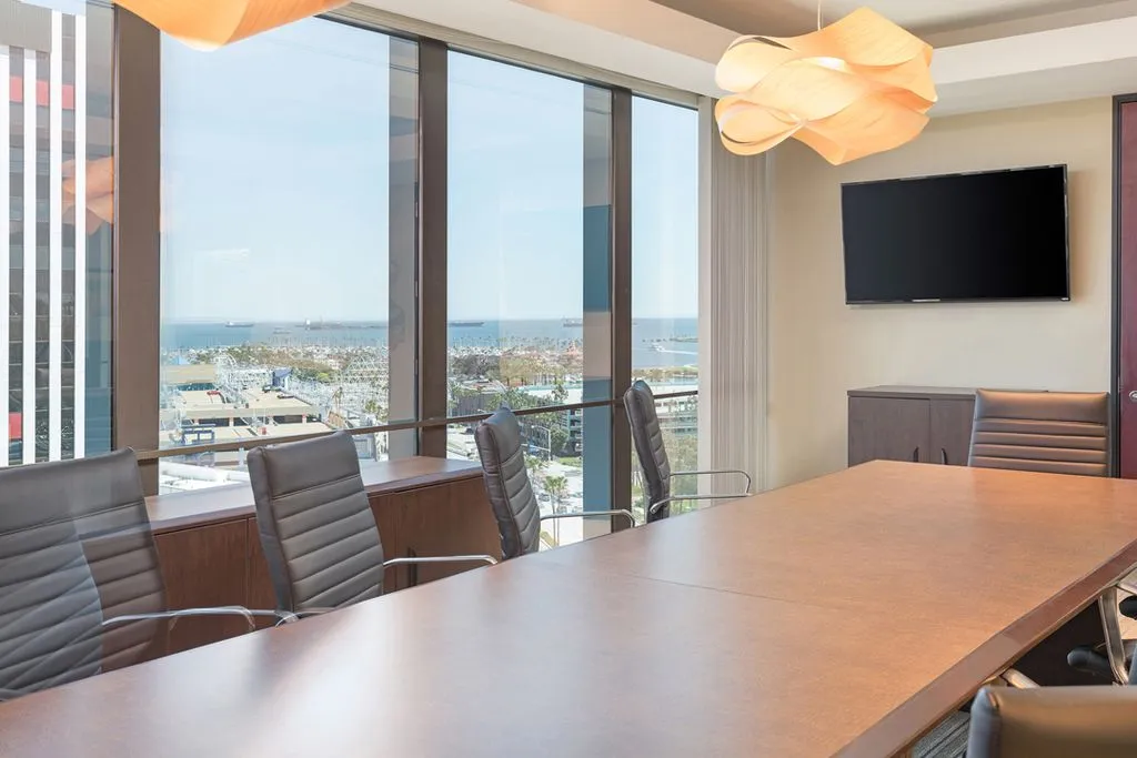 Premier Workspaces - OCE - Long Beach - CA - 100 Oceangate - Thumbnail 4