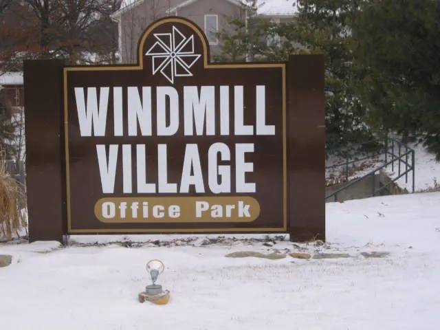 Windmill Village Office Park - 7211 W. 98th Terr, Overland Park - KS - Thumbnail 2
