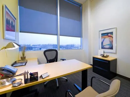Regus - West Glen Town Center, 5550 Wild Rose Lane, West Des Moines - Iowa - Thumbnail 3