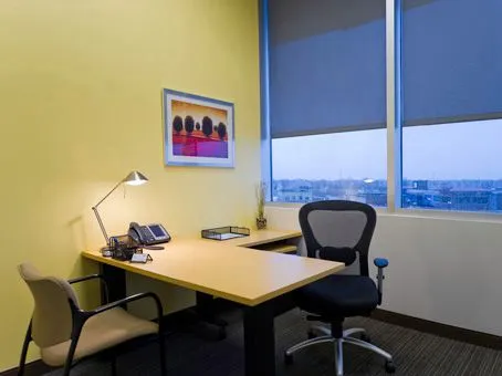 Regus - West Glen Town Center, 5550 Wild Rose Lane, West Des Moines - Iowa - Thumbnail 2