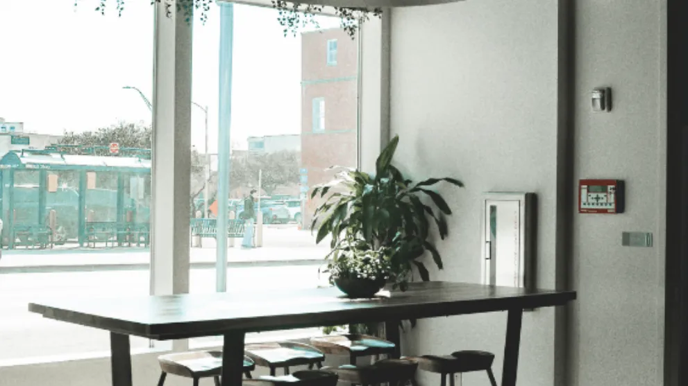 SOVA Micro-Room & Social Hotel + Dallas - Thumbnail 3