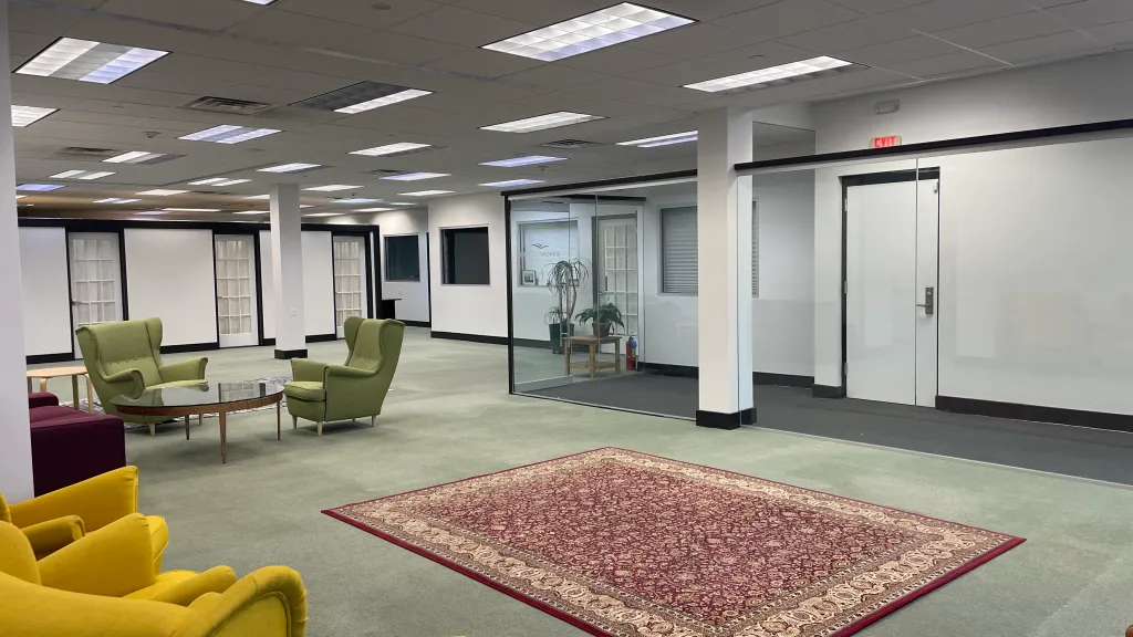 Meeting Room - Thumbnail 4