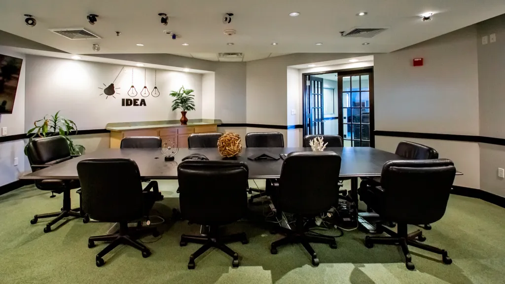 Meeting Room - Thumbnail 3