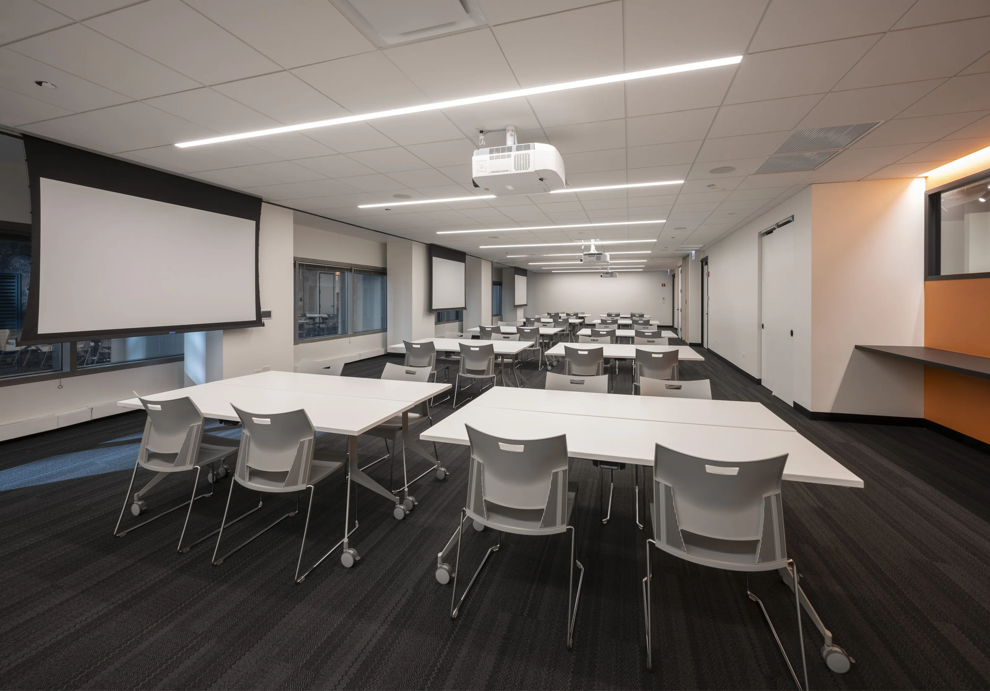 2 Conference Room 005 - Thumbnail 3