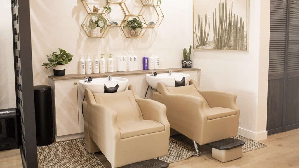 Salt & Strand Salon - Thumbnail 2