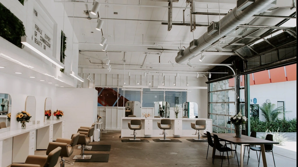 Salt & Strand Salon - Thumbnail 4
