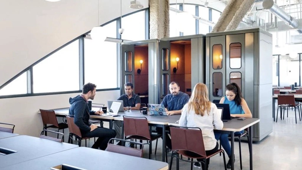 Ocean View Coworking Half-Day Pass | Flexible Workspace by the Coast - Thumbnail 3