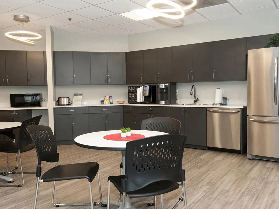 TKO Suites Arlington - Thumbnail 3